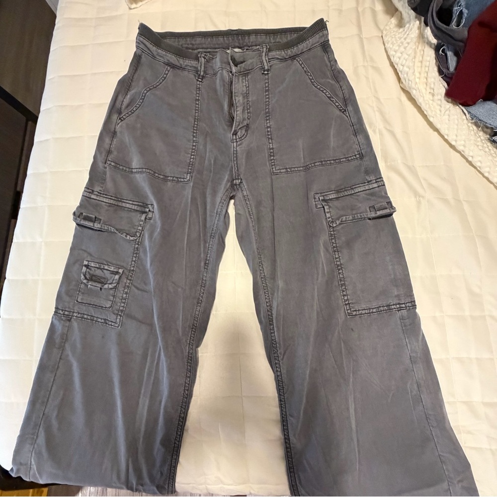 American Eagle stretch cargo pants size 2